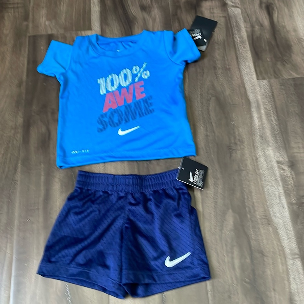 2 Pice Nike set.